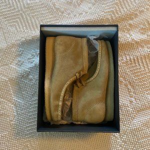 Brand New Clarks Mens Wallaby Boot 9.5